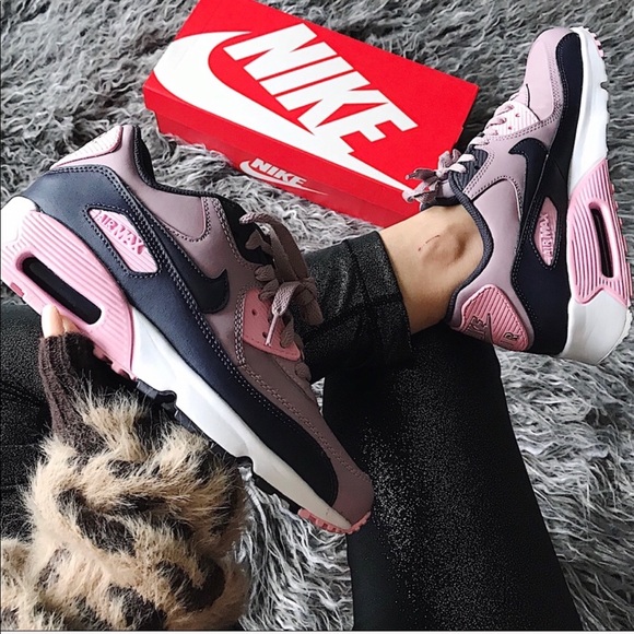 Nike Shoes - Nike air max 90 LTR sneakers